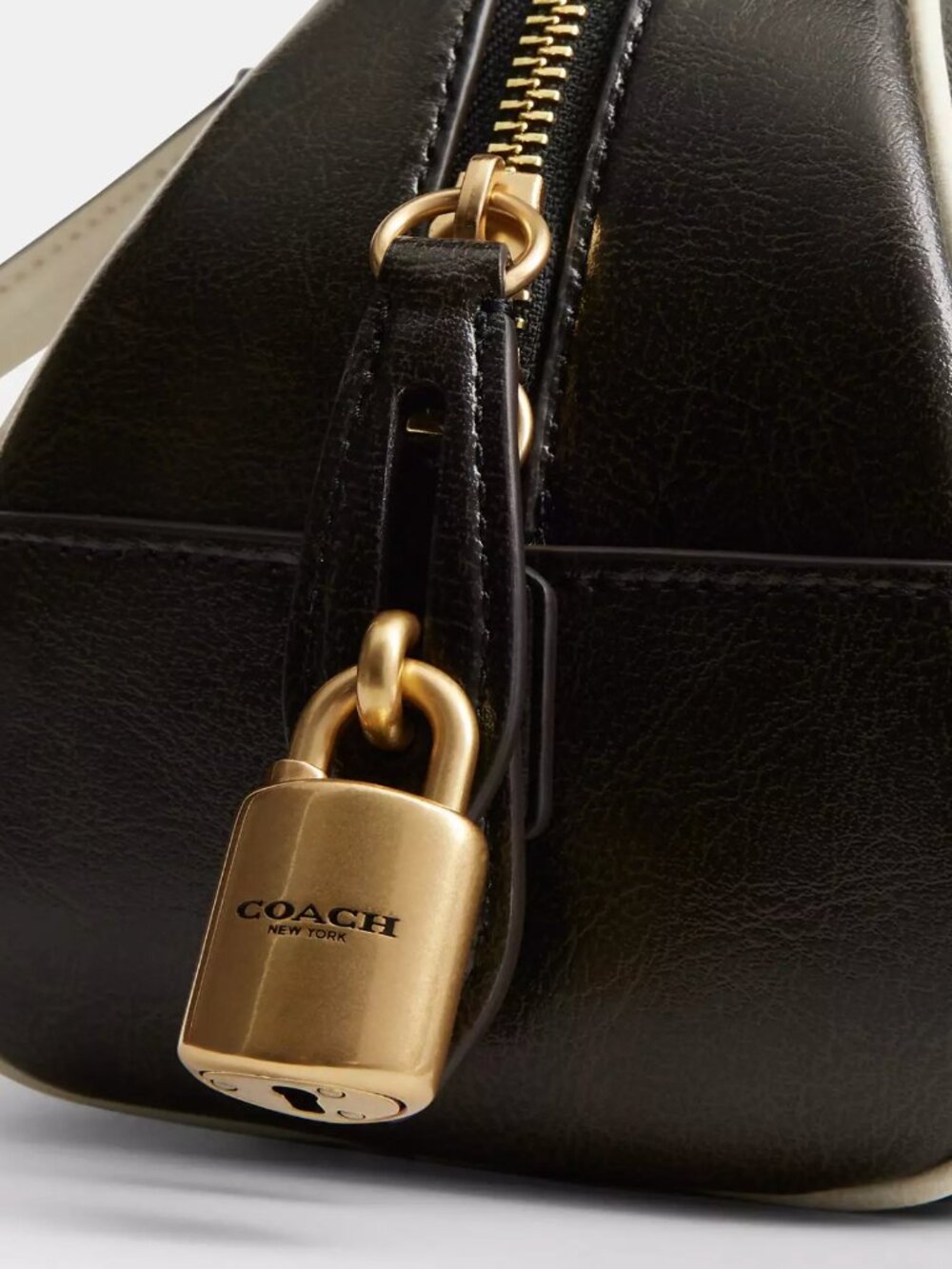Coach Coachtopia CDU49 Bowling Shoulder Bag Upcrafted Leather Black/Chalk NWT - Picture 15 of 16